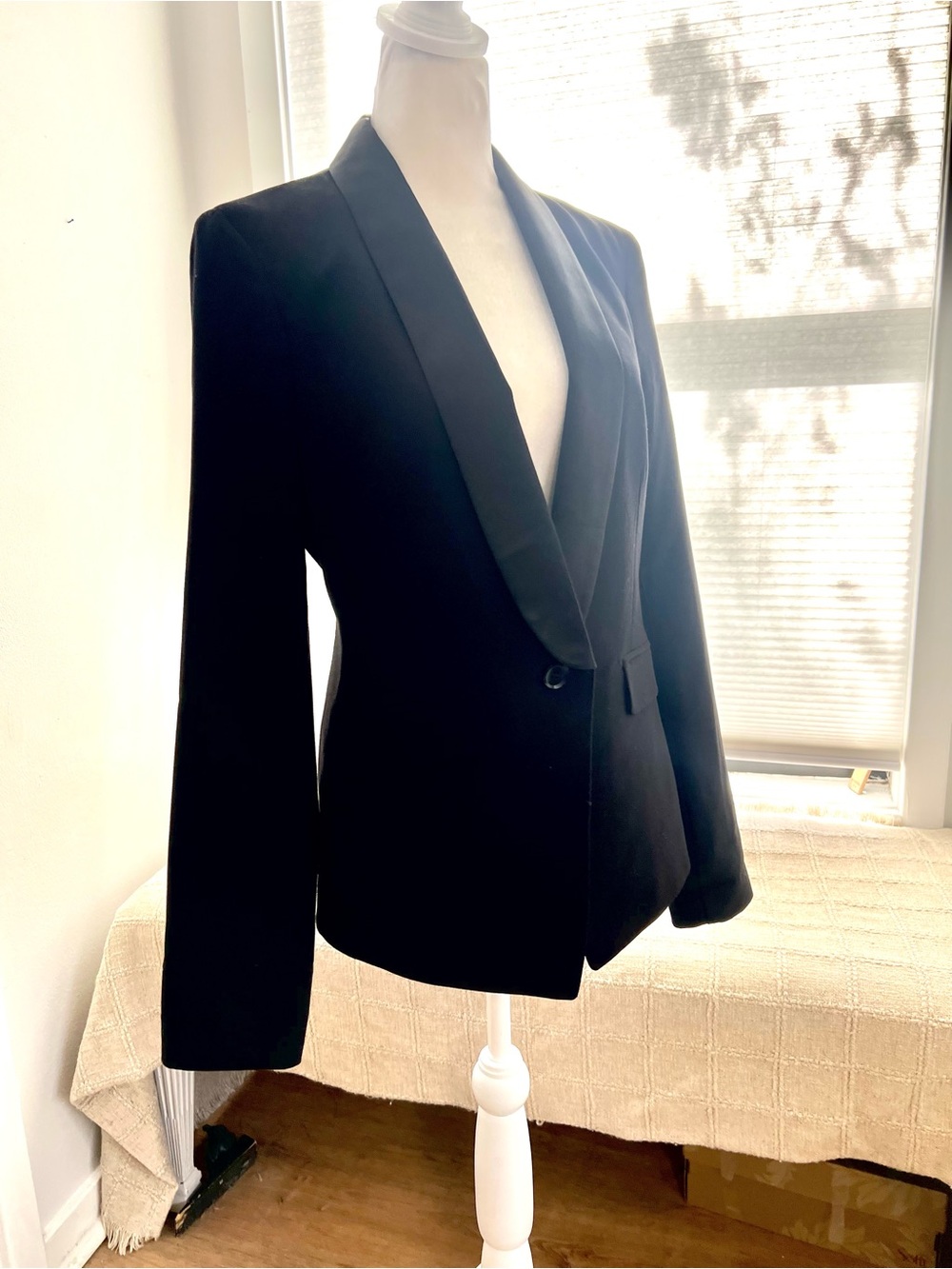 BCBGMAXAZRIA Classic Black Shawl Collar Blazer - Women's Tailored Suit Jacket